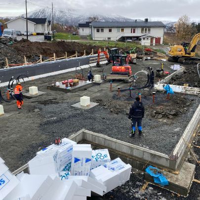 Røropplegg i hus under oppføring